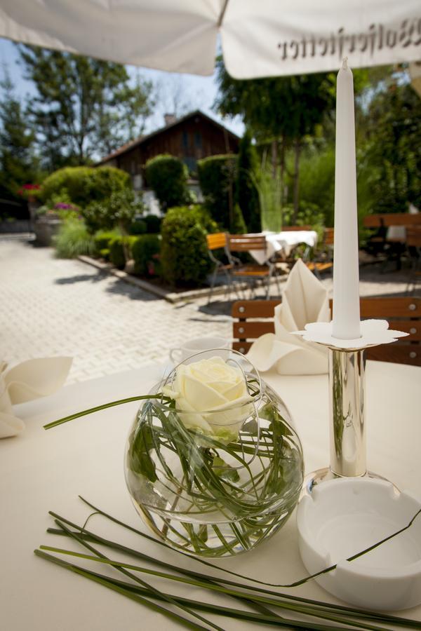 Hotel Wirtshaus am Schloss Aicha vorm Wald Exterior foto